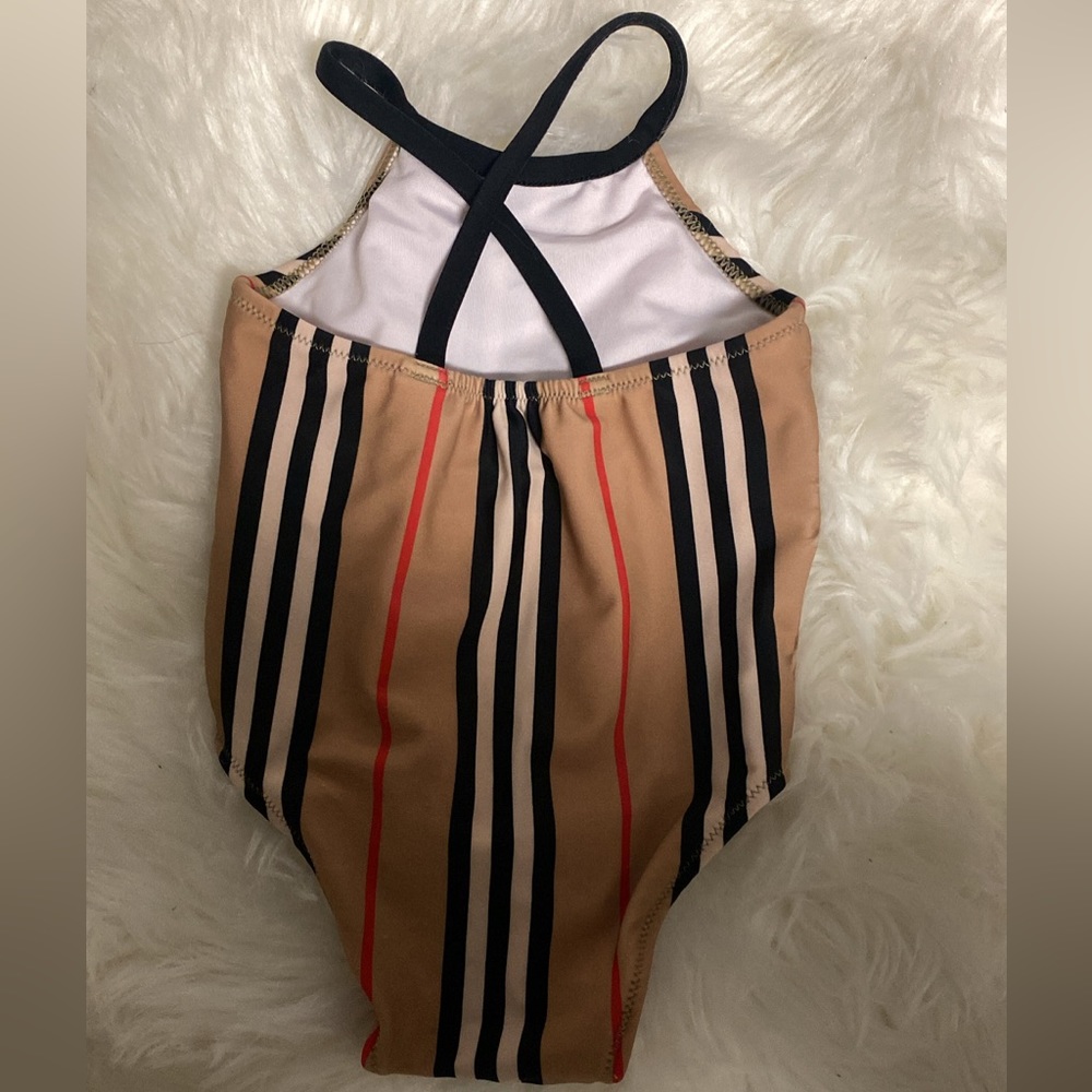 Burberry swim, like new (only worn once)